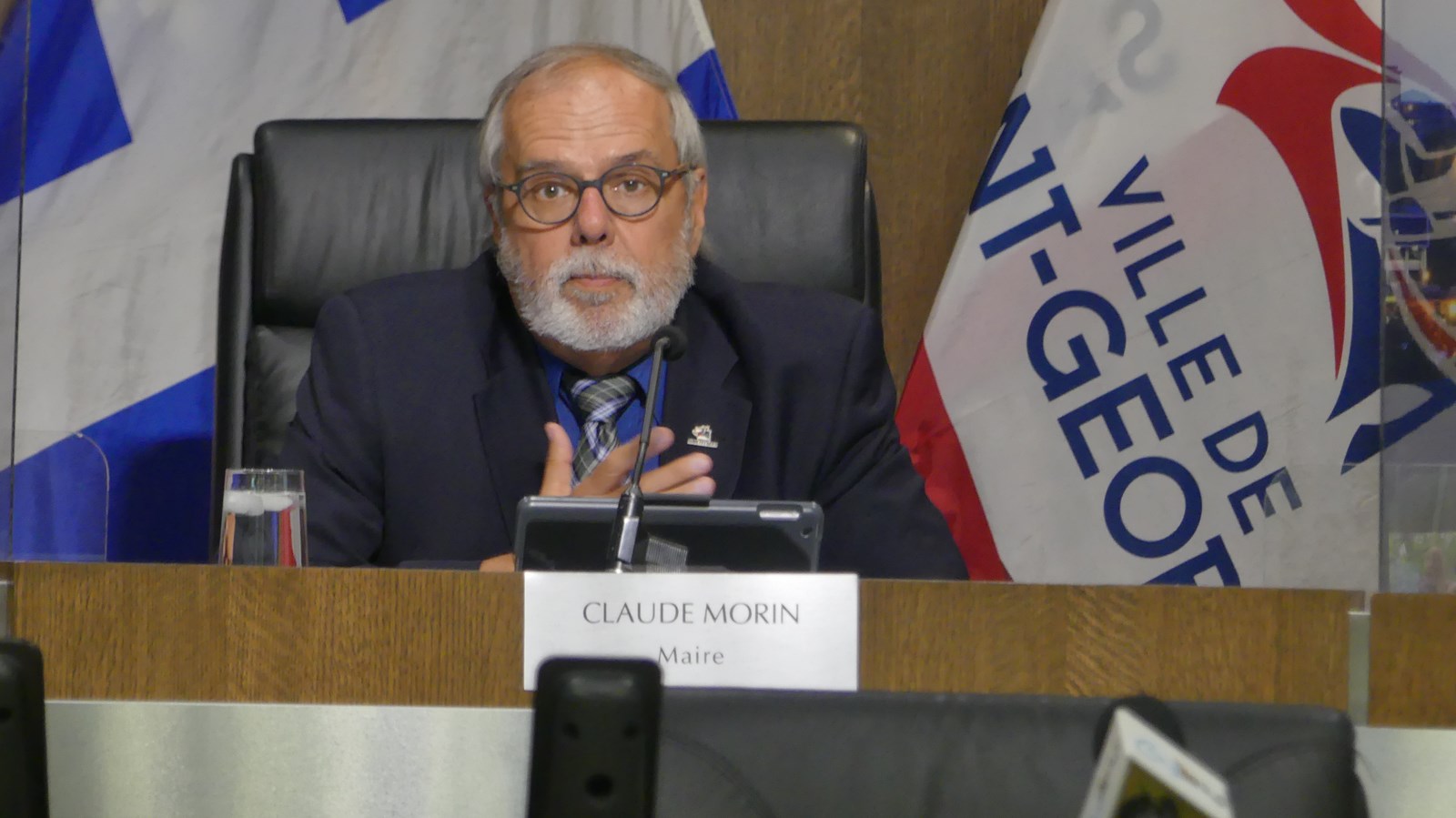 Le maire, Claude Morin.