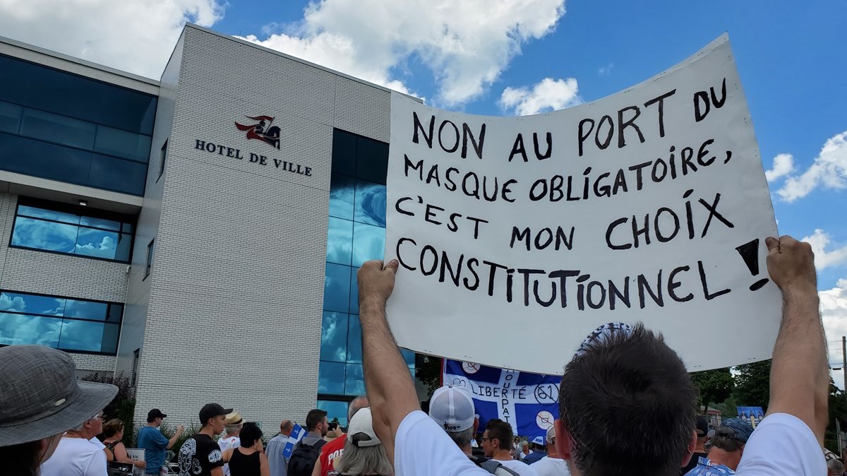 Manifestation pacifique contre le port du masque obligatoire à Saint-Georges