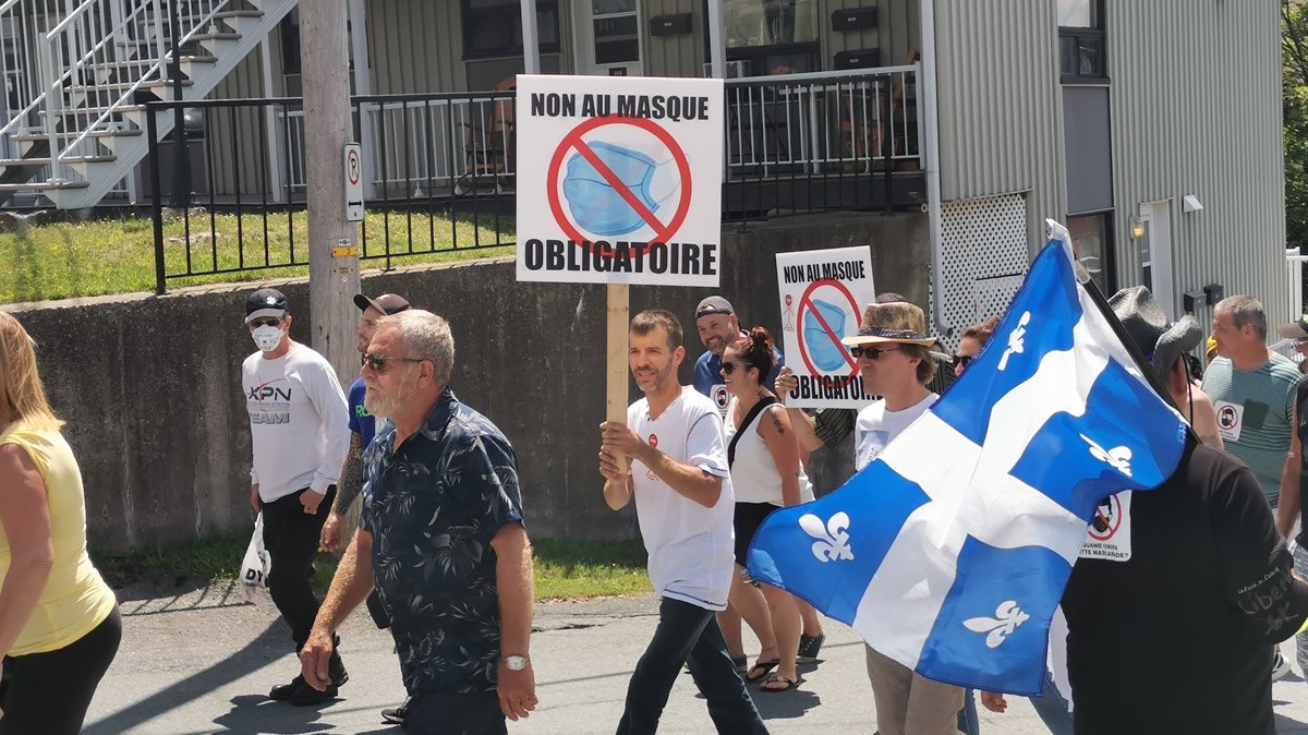 Manifestation pacifique contre le port du masque obligatoire à Saint-Georges