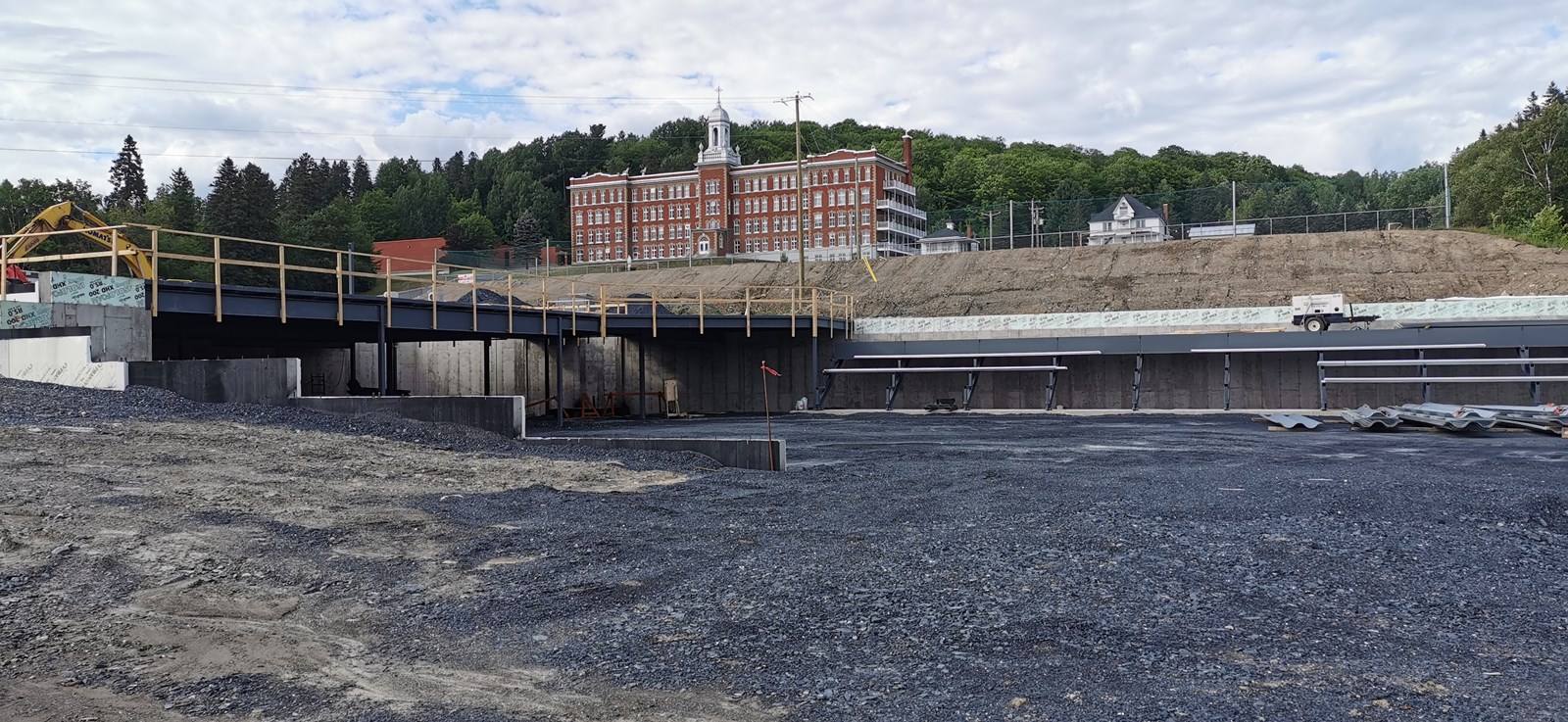 Le futur aréna de Beauceville est présentement en construction aux pieds de l'École Jésus-Marie.