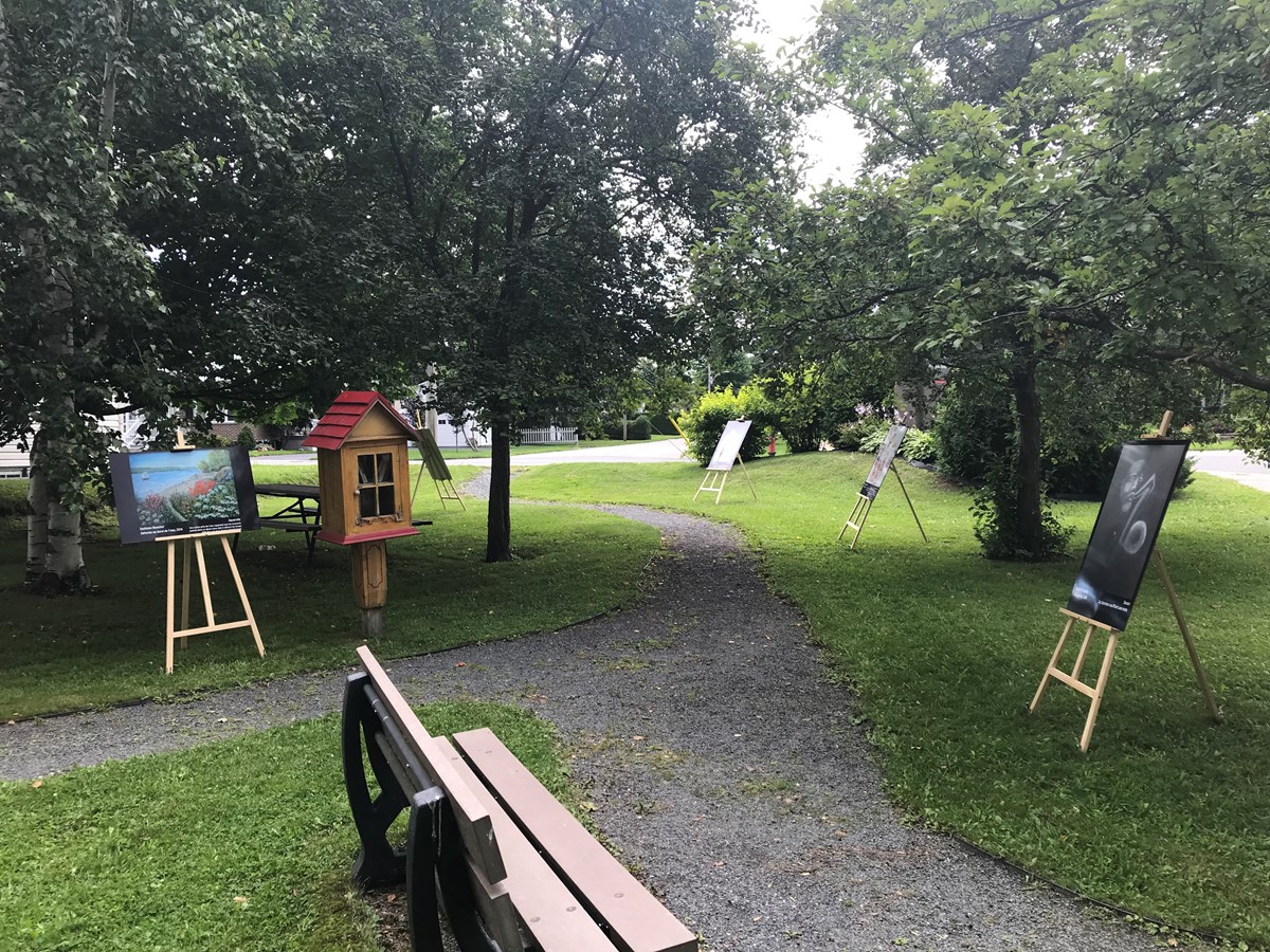 Saint-Victor lance une exposition extérieure d’oeuvres artistiques locales