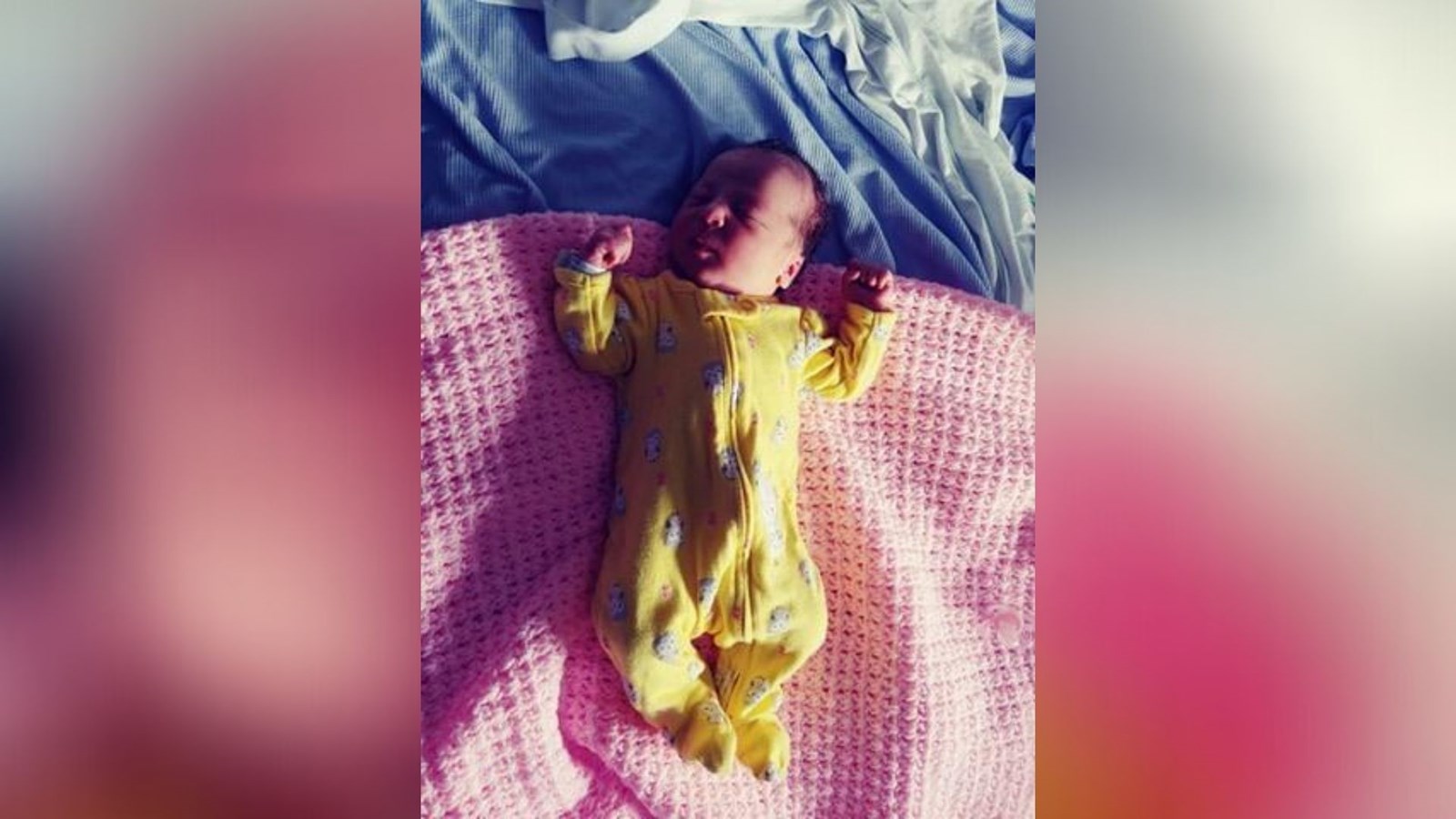 Elle accouche de sa fille à la maison