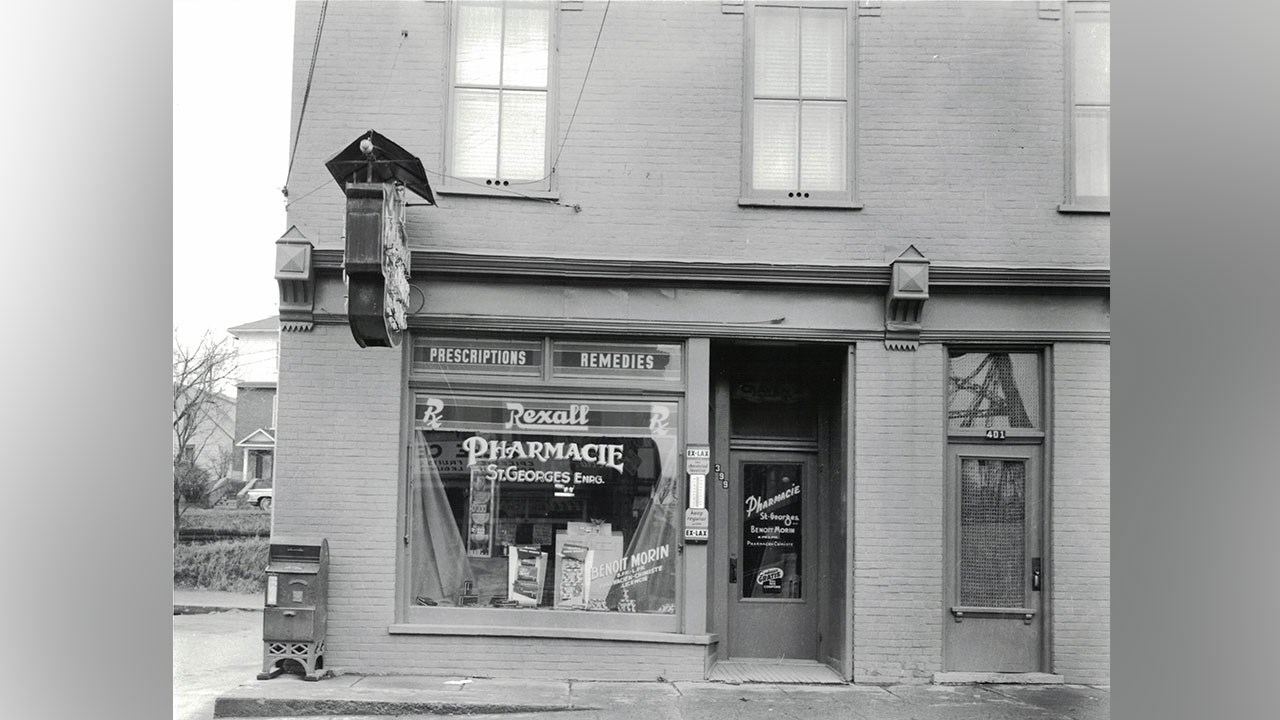 LA PHARMACIE REXALL ET L'ÉPICERIE A & P DANS LES ANNÉES '40