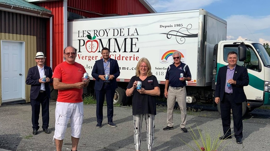 de gauche à droite : Richard Lehoux, Elphège Roy, Samuel Poulin, Lise Breton, Serge Thomassin et Normand Roy
