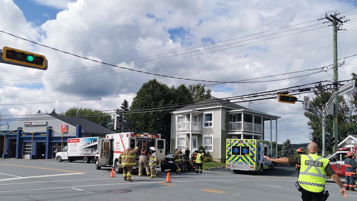 Deux véhicules impliqués dans une collision sur le boulevard Dionne à Saint-Georges