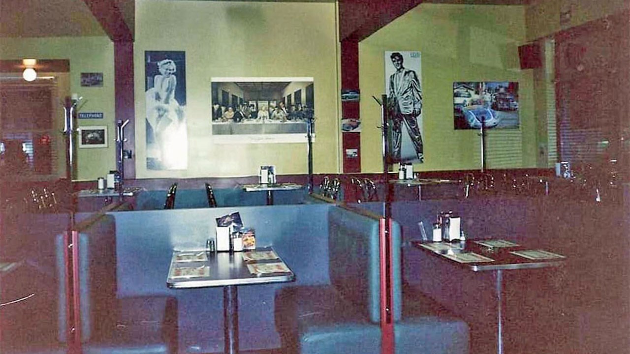 LE RESTAURANT POP-RÉTRO DES ANNÉES '90