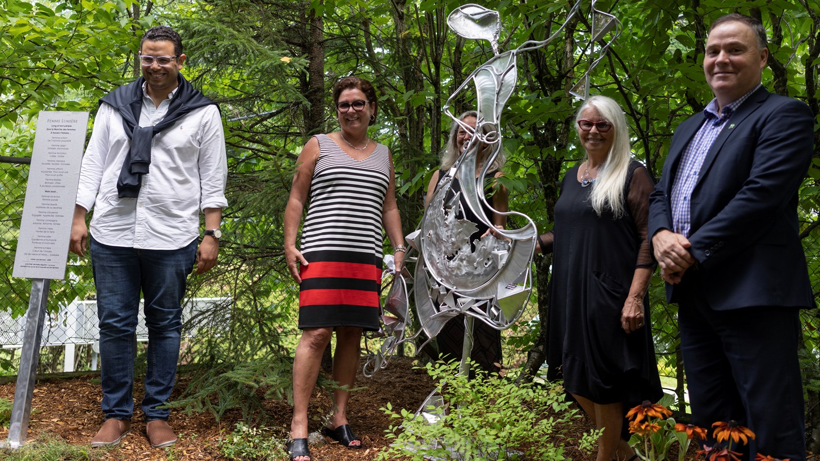 Inauguration d'une oeuvre de poésie-sculpture au Lac-Poulin