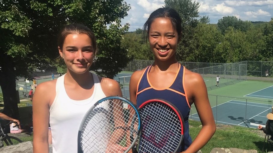 Alizée Poulin et Rosalie Carrier-Dulac