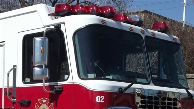 Les employés de Cliche Auto Ford sauvent leur commerce d'un incendie