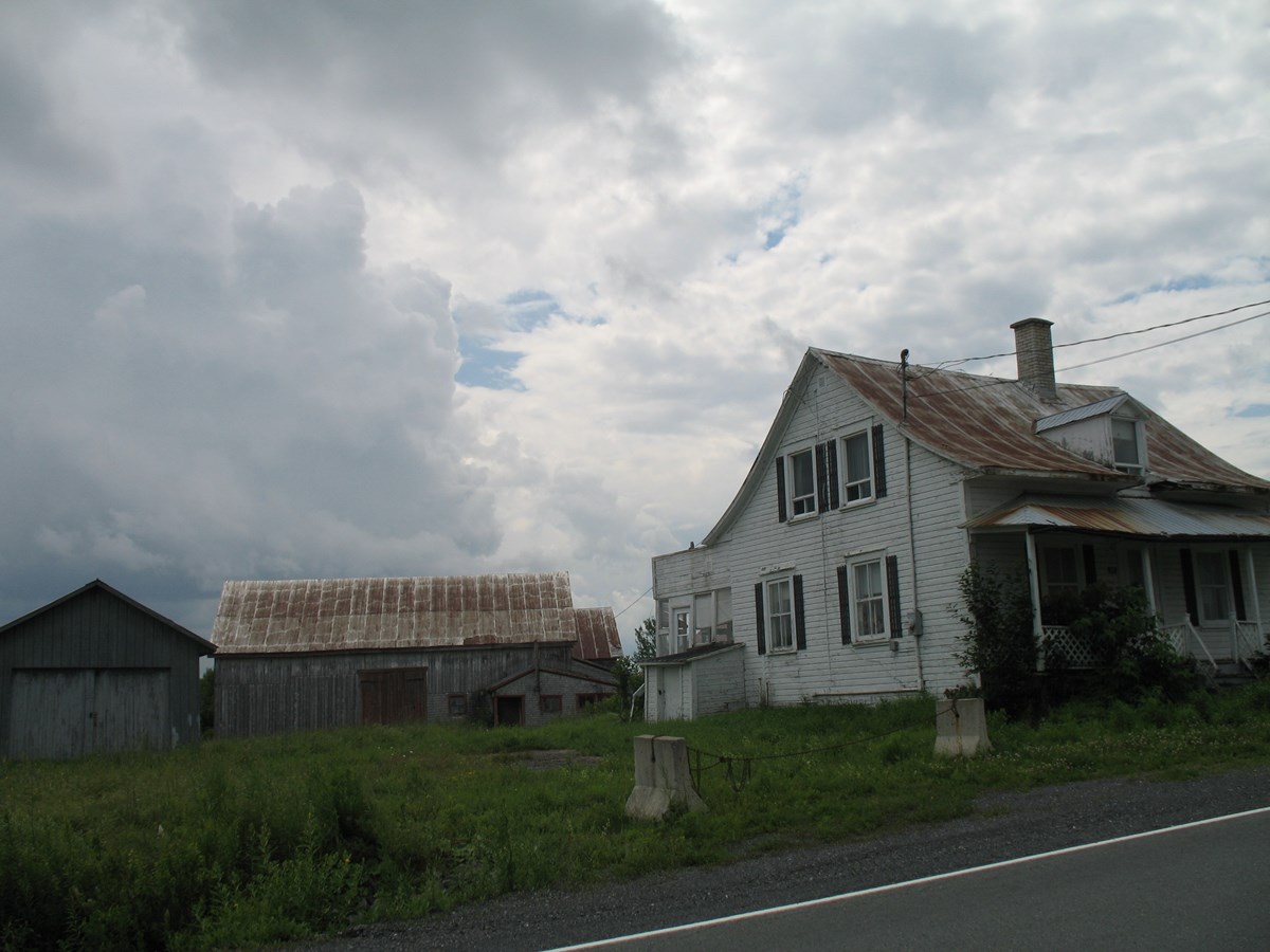 Saint-Benjamin, rue principale