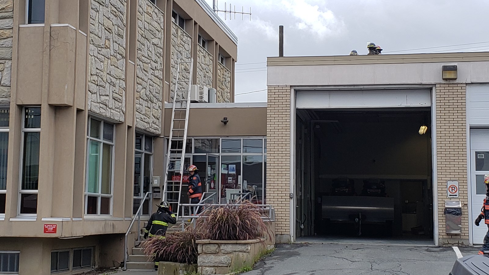 Dégagement de fumée au poste de la SQ