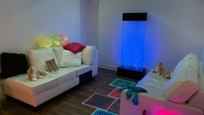 Cette pièce multisensorielle a été aménagée de façon à pouvoir apaiser les résidents.