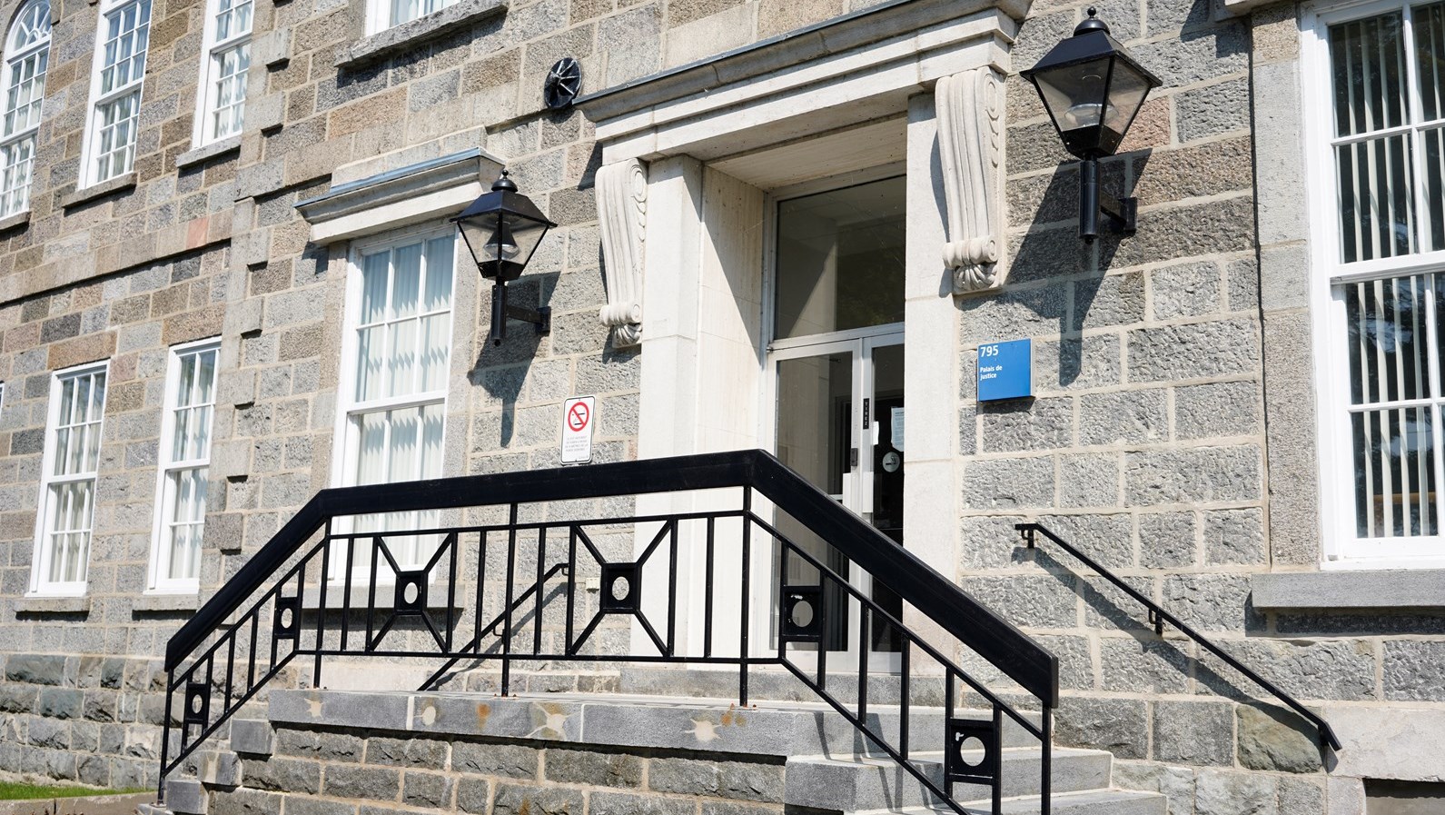 Les cinq accusés sont de la région de Montréal