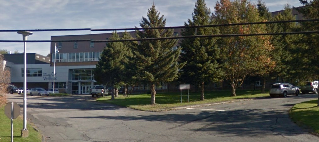 Deux cas confirmés de Covid-19 à l'école secondaire Veilleux
