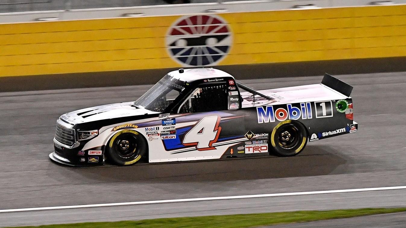 Le pilote Raphaël Lessard en piste ce soir à Las Vegas