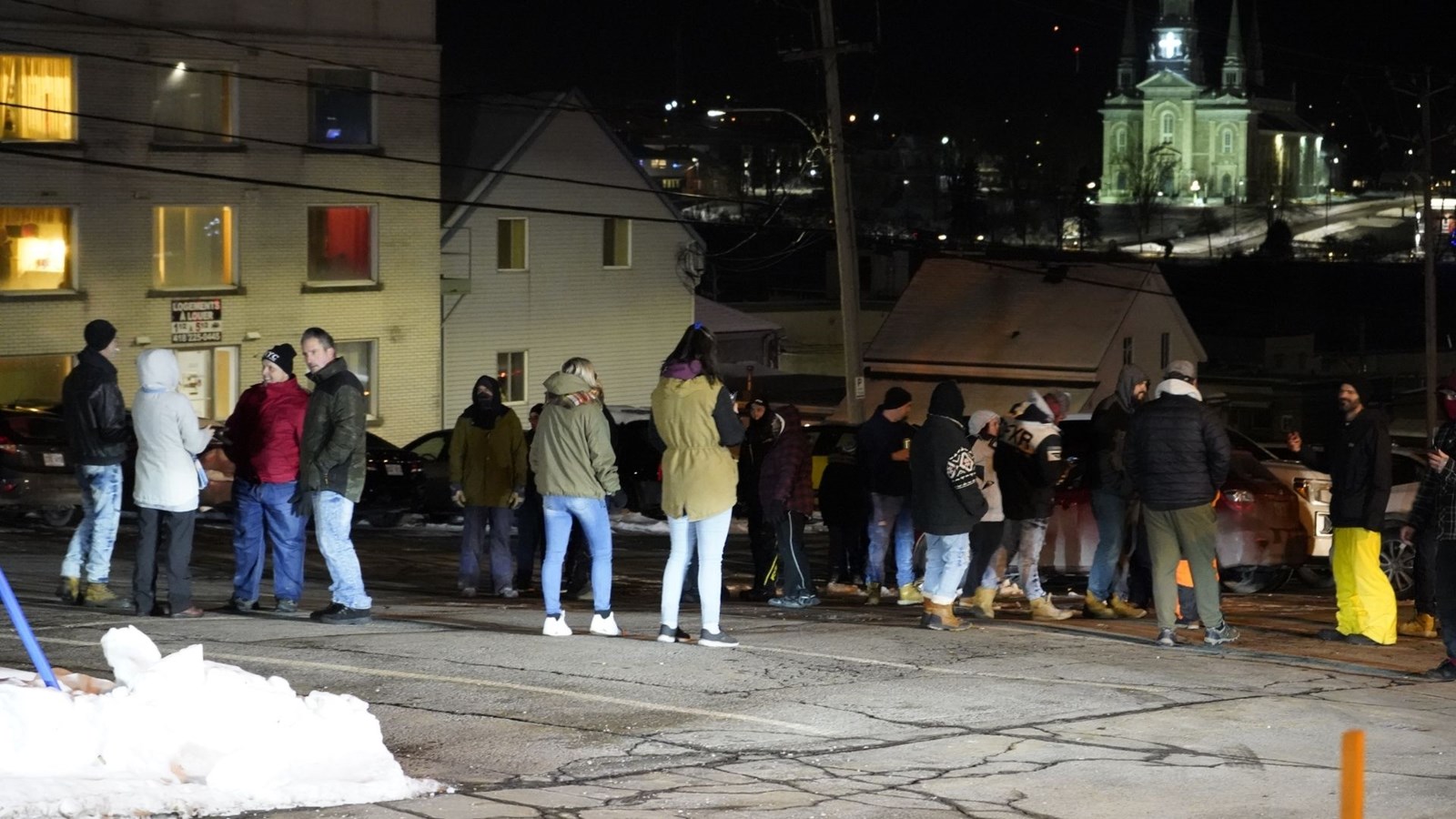 Saint-Georges: quelques dizaines de protestataires contre le couvre-feu