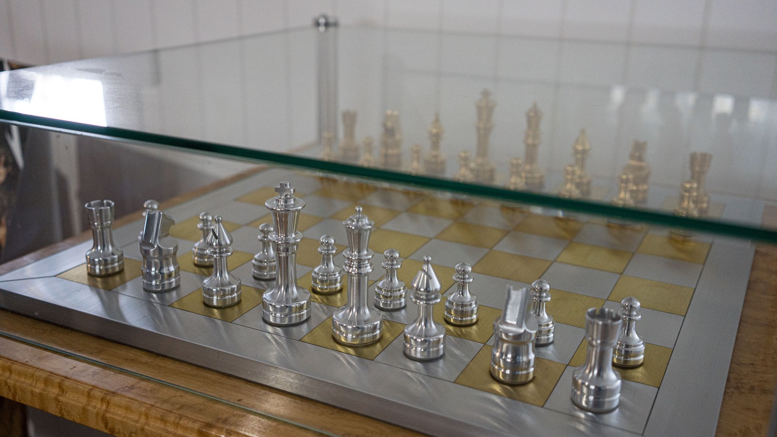 son jeu d'échecs, première création