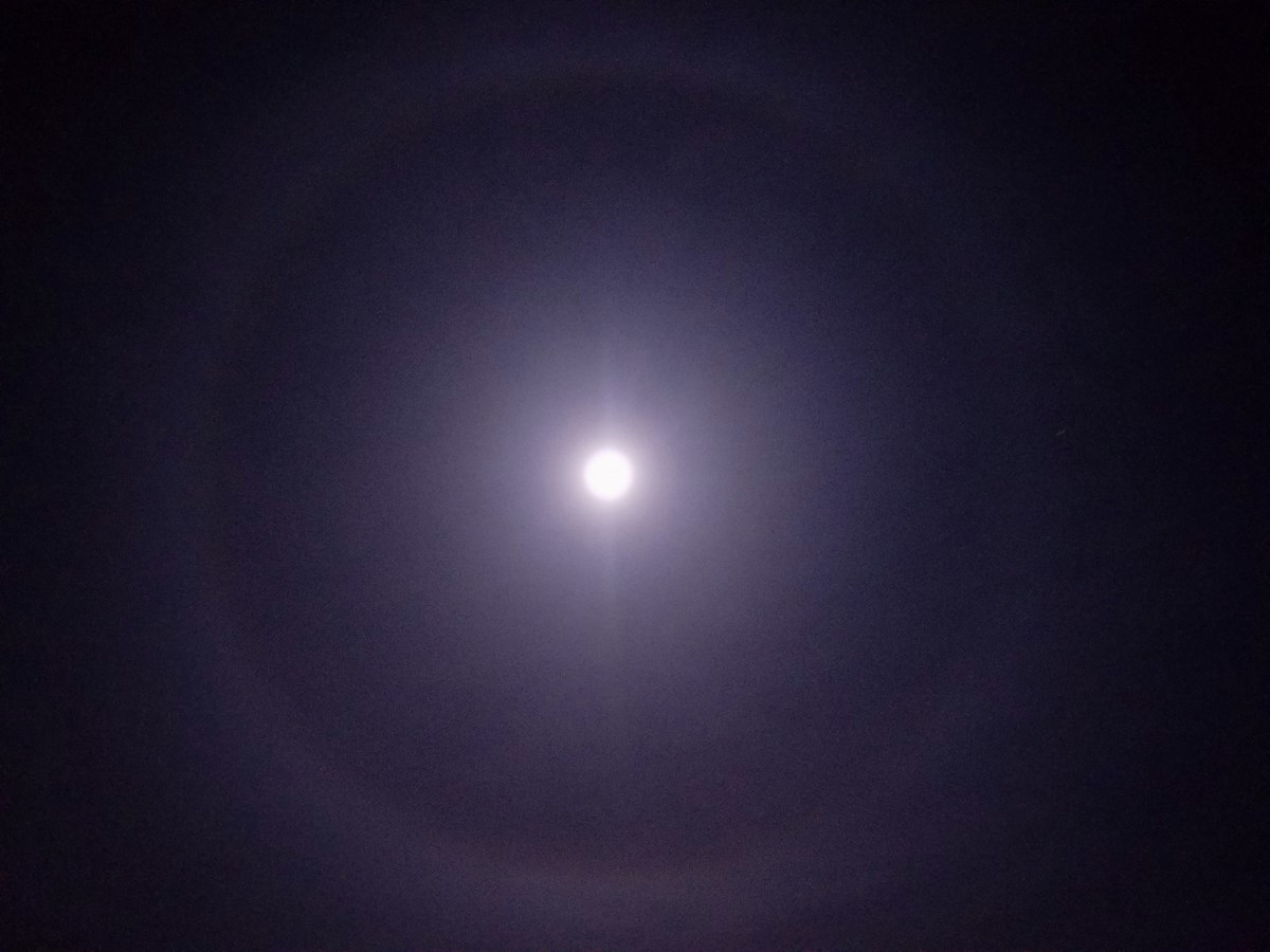 Ah! le bel halo lunaire