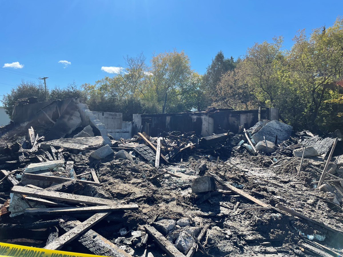 Une résidence en voie de démolition rasée par les flammes