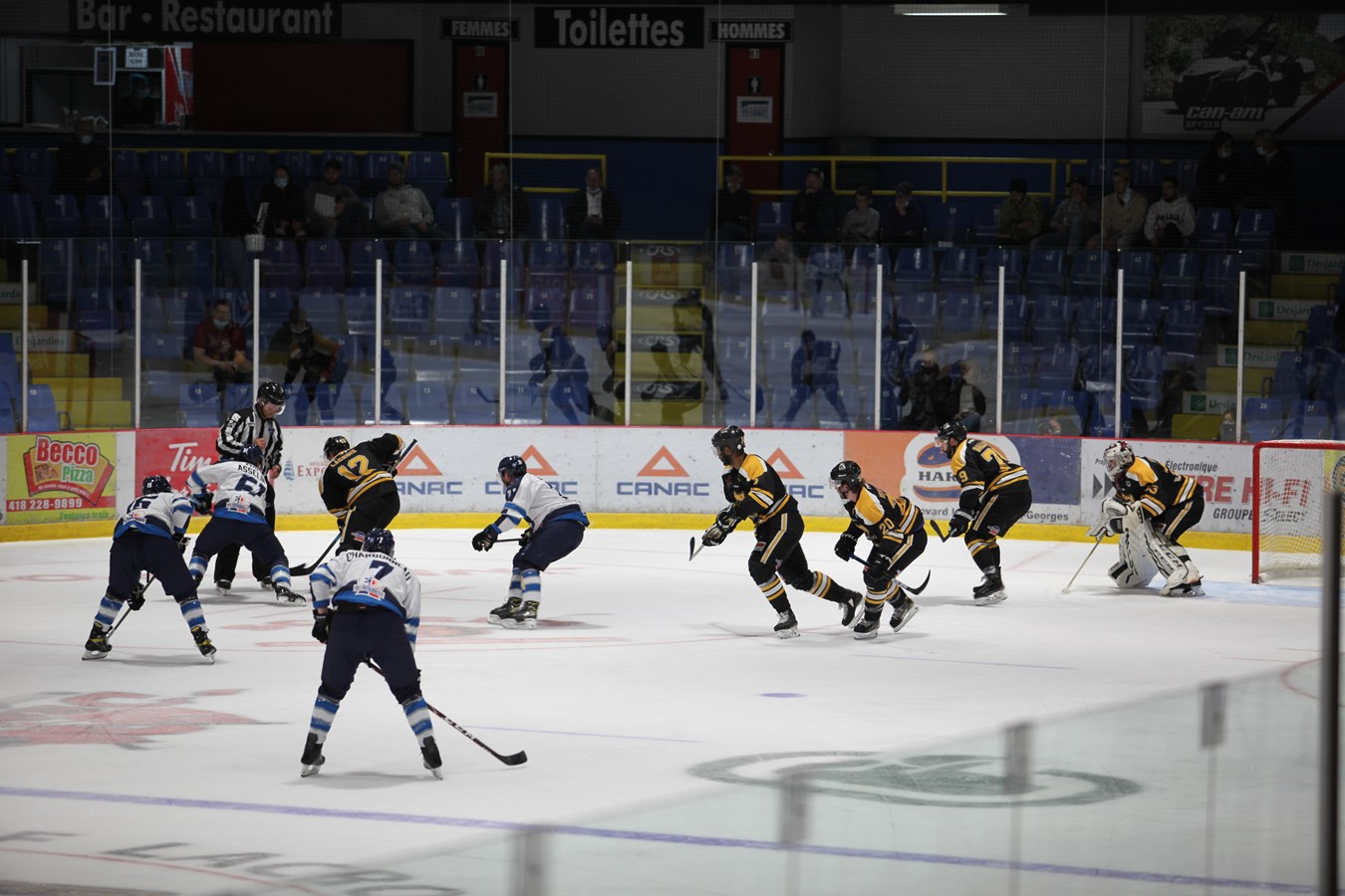 Le Cool FM remporte la victoire pour son retour au Centre sportif Lacroix-Dutil