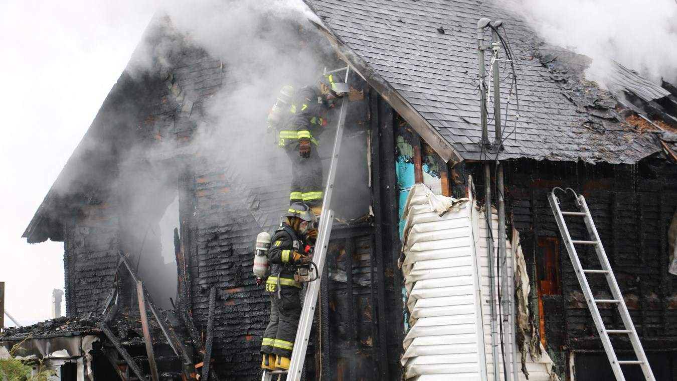 Une résidence détruite par les flammes à Lambton