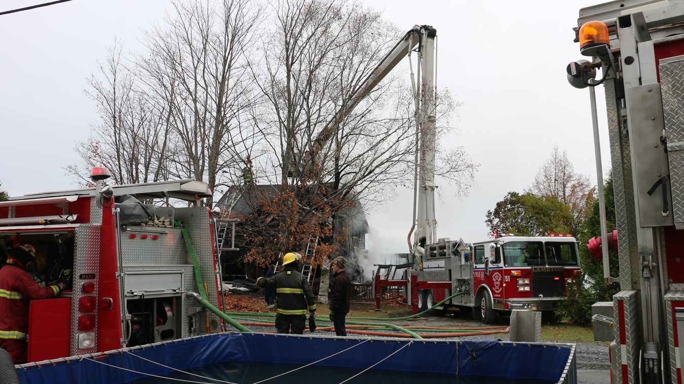 Une résidence détruite par les flammes à Lambton