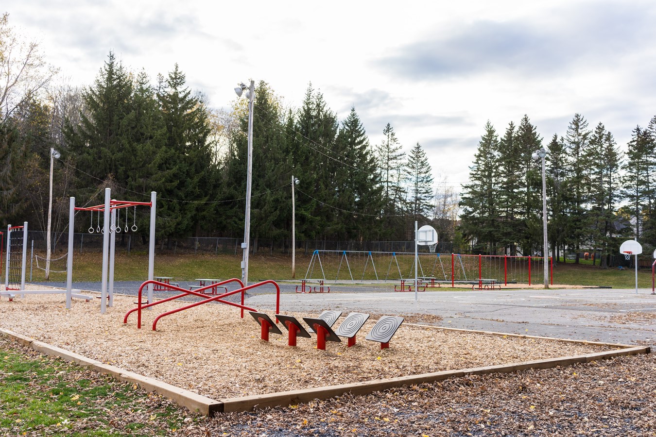 Inauguration d'une nouvelle cour à l'école des Deux-Rives