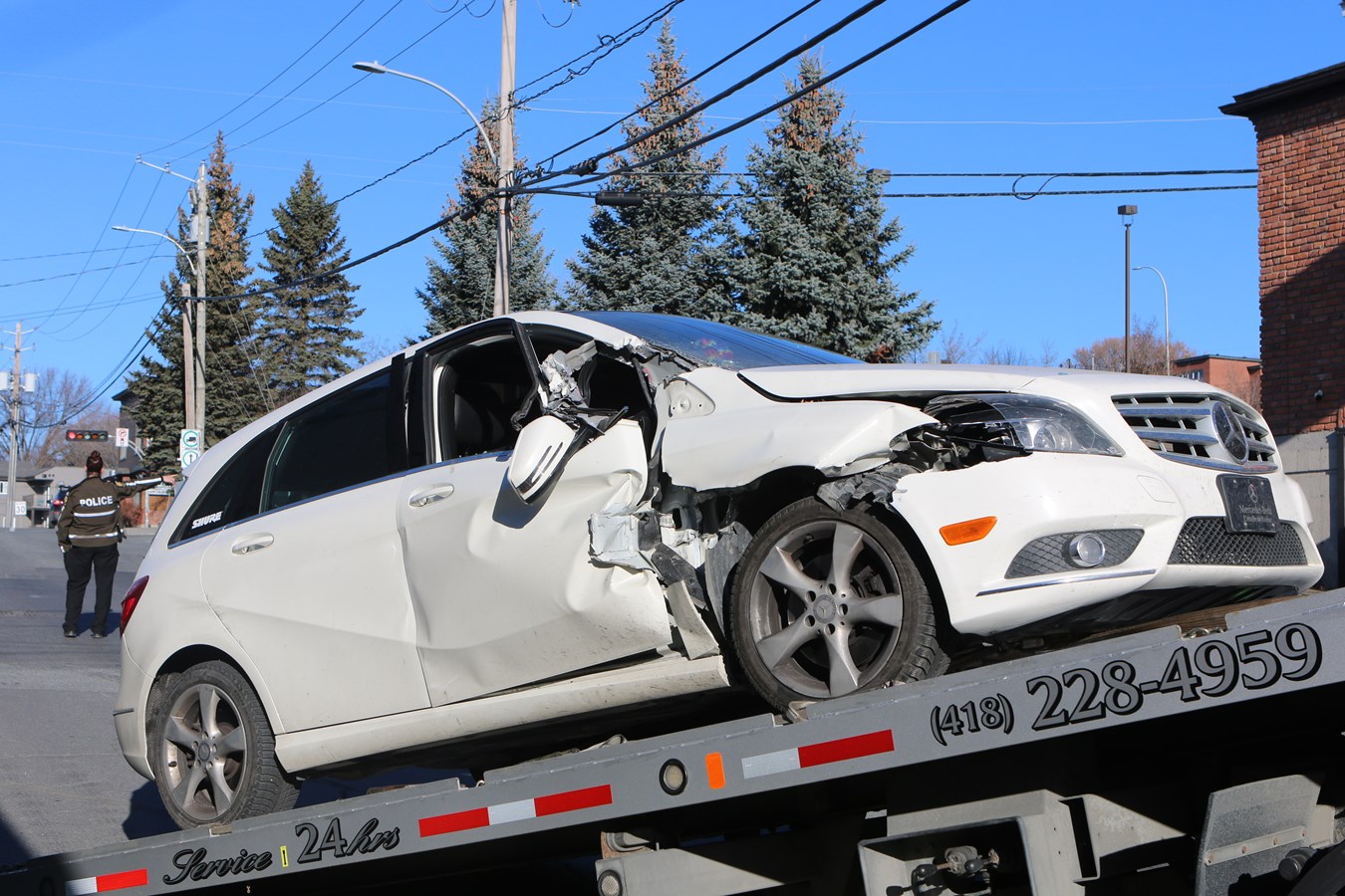 Collision entre une voiture et un camion lourd à Saint-Georges