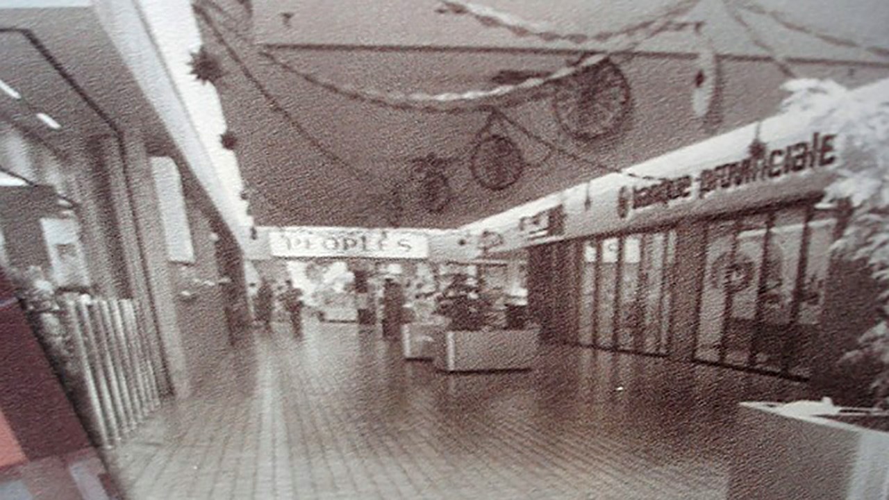 L'ancien magasin Peoples de la Première Avenue.