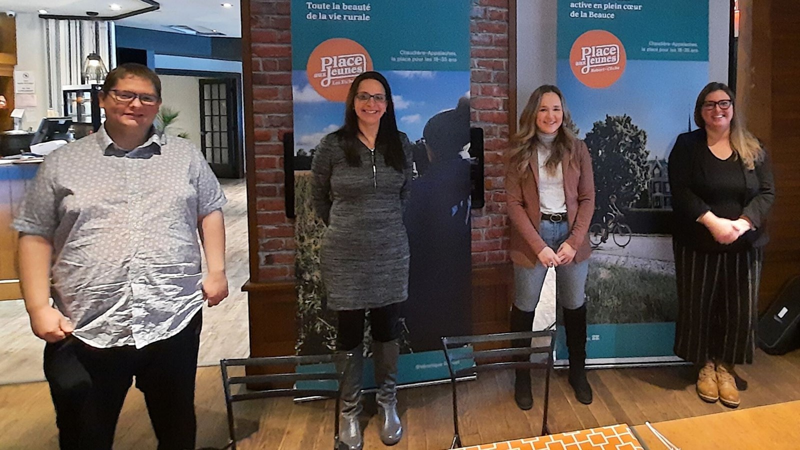 Sébastien Lapierre (Place aux jeunes Beauce-Sud), Véronique Parys (Place aux jeunes des Appalaches), Kim Rodrigue (Place aux jeunes Robert-Cliche) et l'instigatrice du projet, Véronique Duquet (Place aux jeunes les Etchemins)