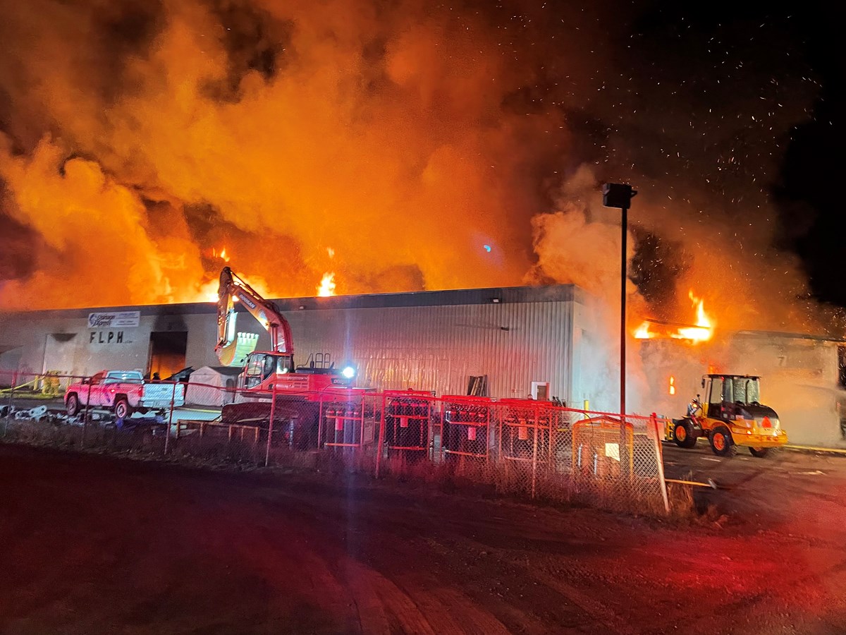 Un important feu chez Usinage Xpress à Saint-Benoît-Labre 