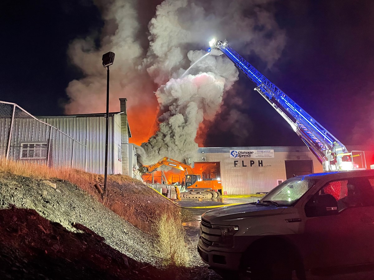 Un important feu chez Usinage Xpress à Saint-Benoît-Labre 