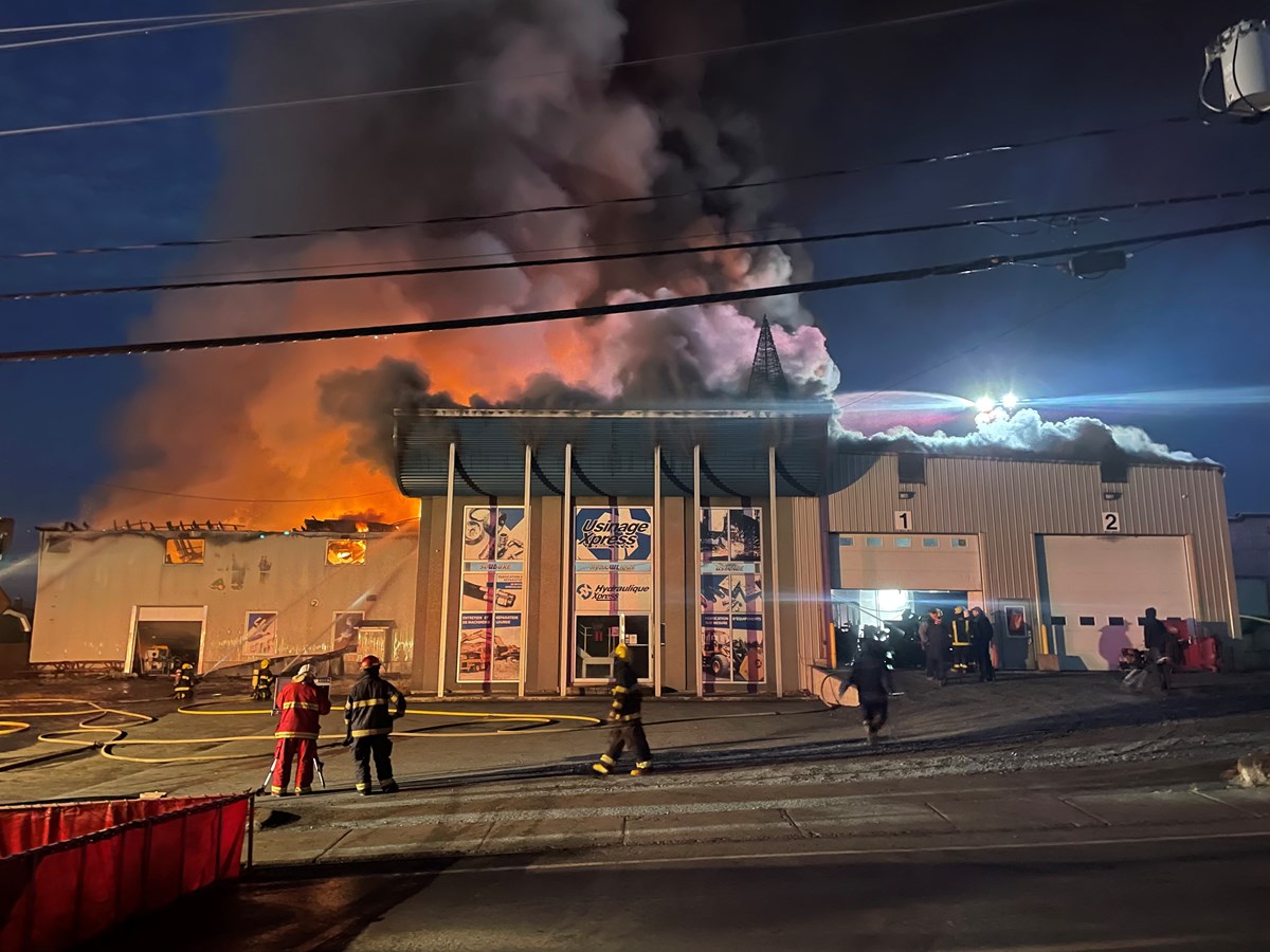 Un important feu chez Usinage Xpress à Saint-Benoît-Labre 