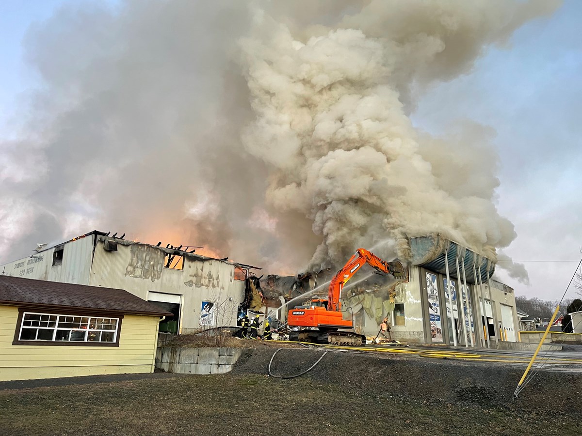 Un important feu chez Usinage Xpress à Saint-Benoît-Labre 
