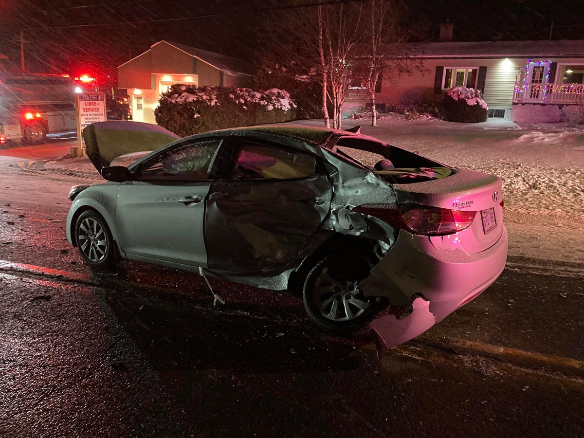 Trois véhicules impliqués dans un accident à Saint-Frédéric