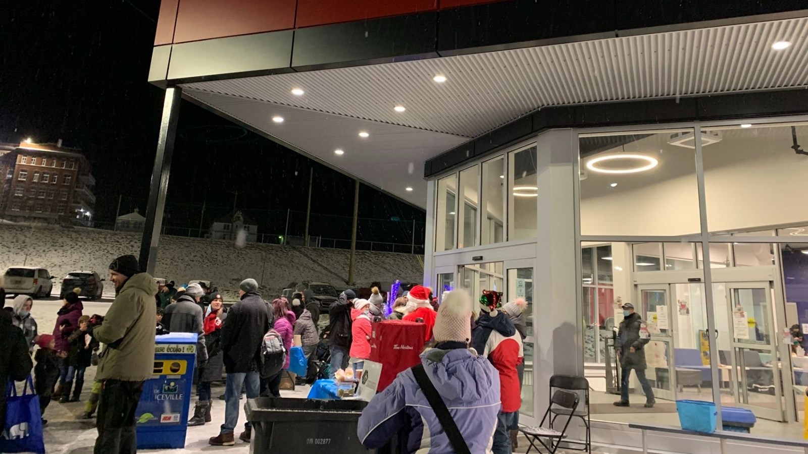 Beauceville: visite du Père Noël au nouvel aréna