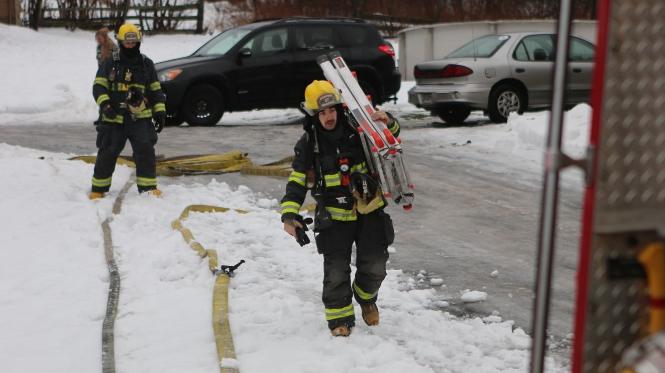 Explosion mineure dans un garage résidentiel