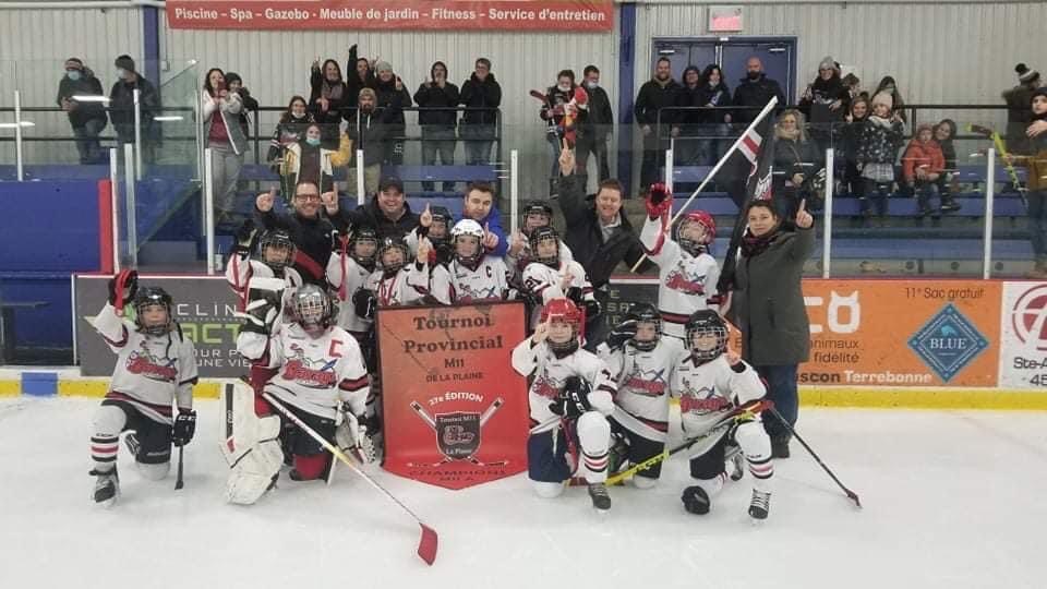 L'équipe Garaga Atome A remporte un tournoi à Montréal