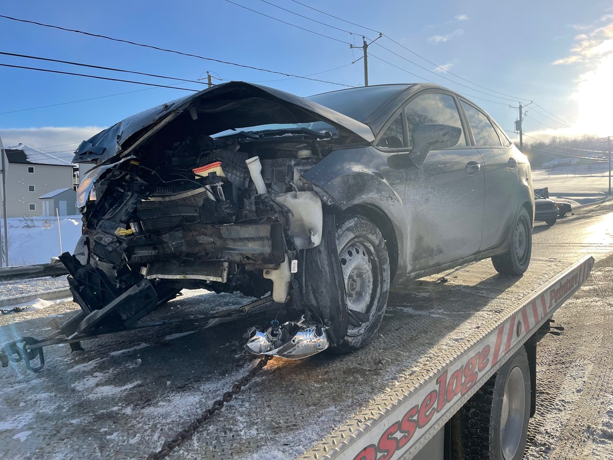 Accident impliquant deux véhicules sur la route 108 à Beauceville