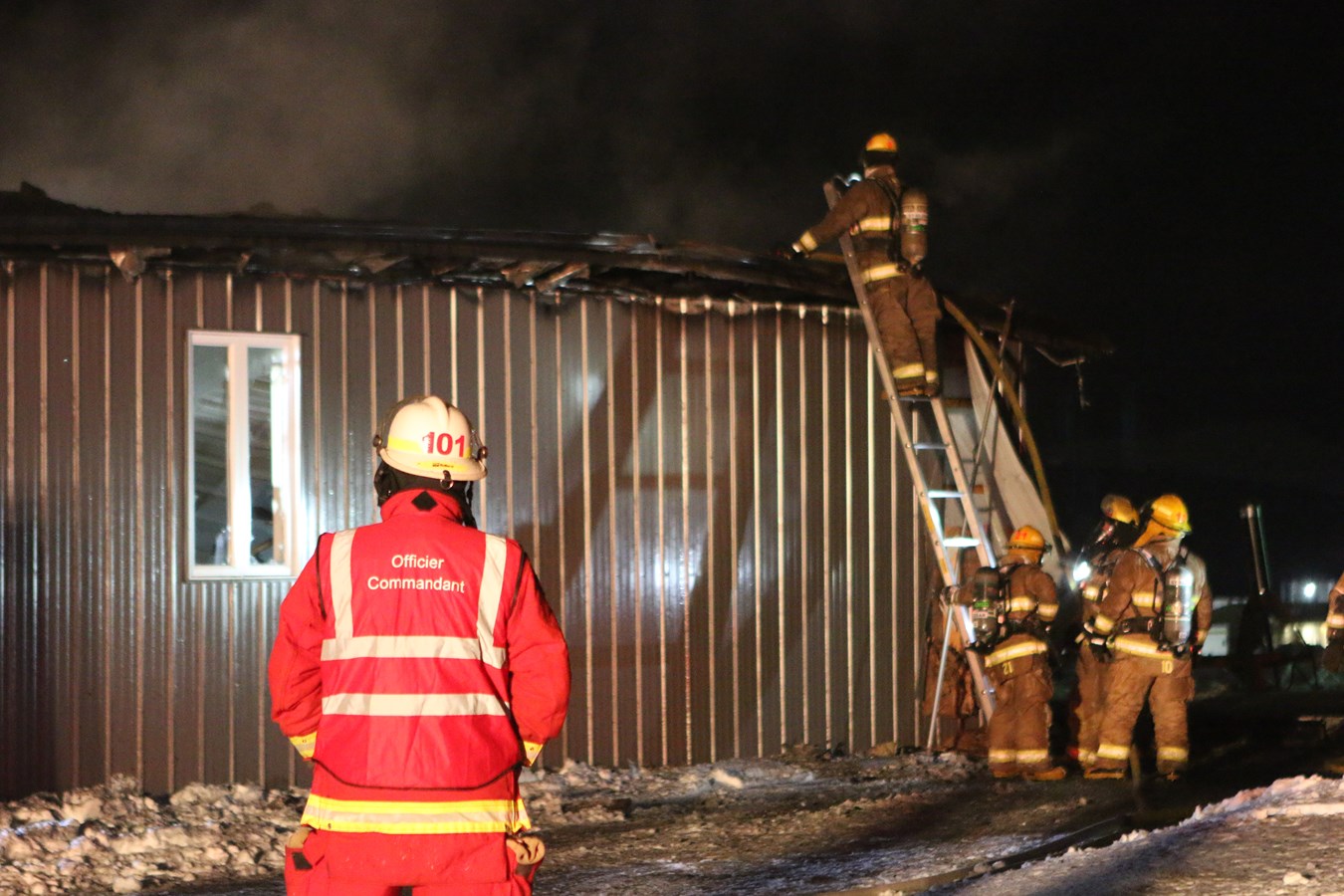 Un garage ravagé par les flammes à Saint-Elzéar