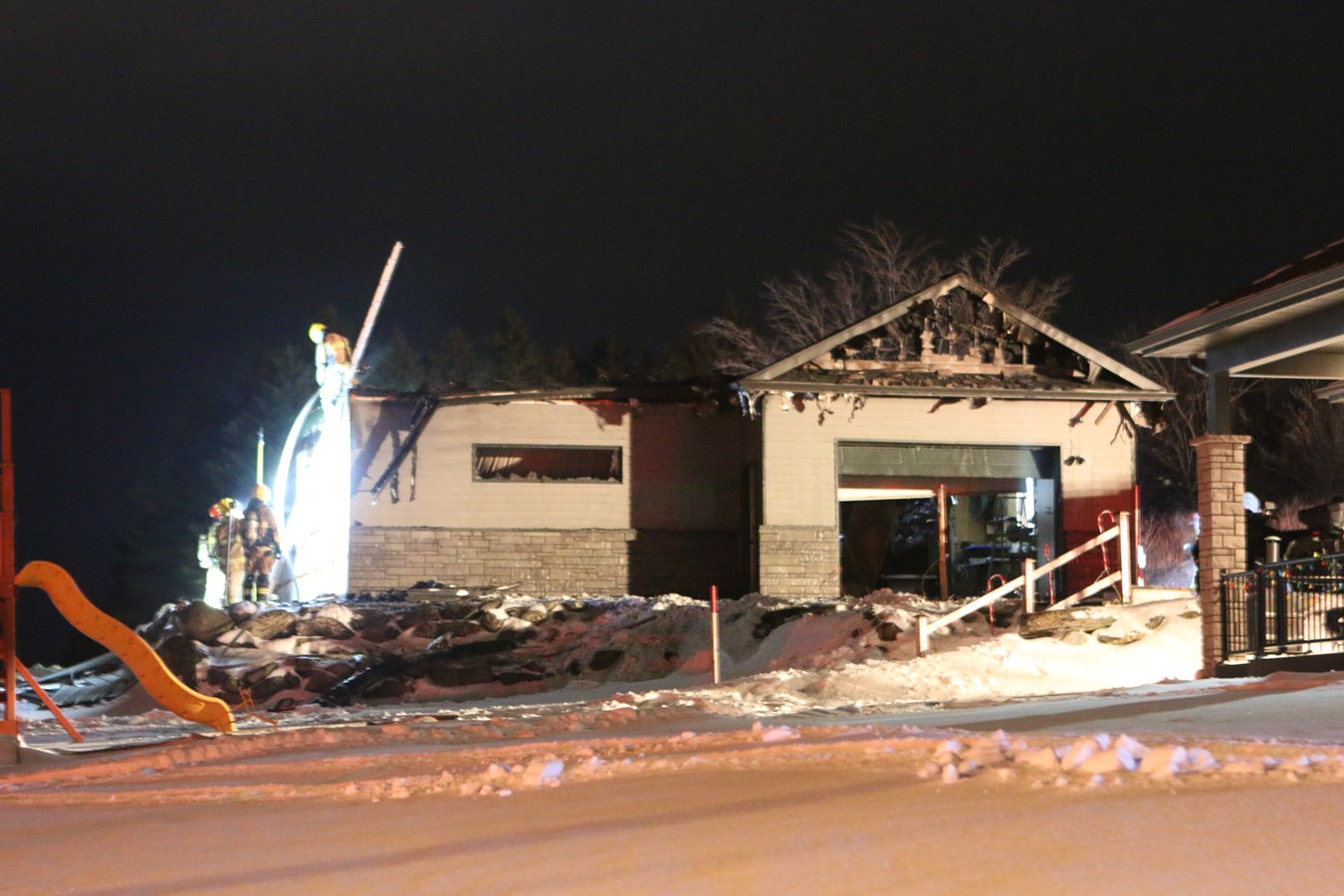 Un garage ravagé par les flammes à Saint-Elzéar
