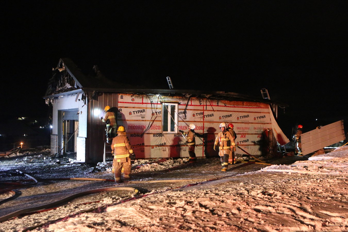 Un garage ravagé par les flammes à Saint-Elzéar