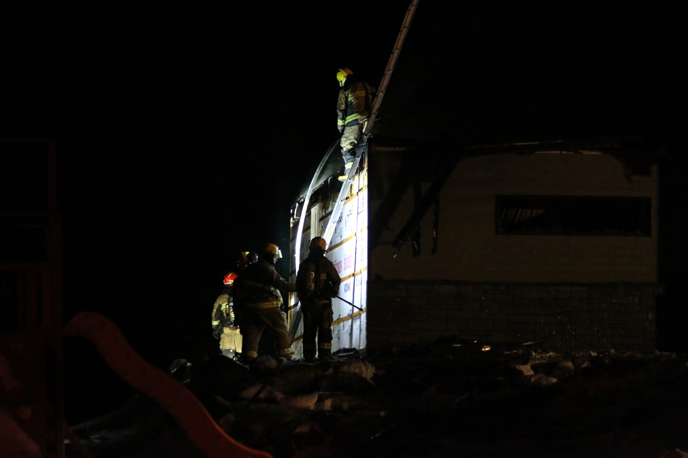 Un garage ravagé par les flammes à Saint-Elzéar