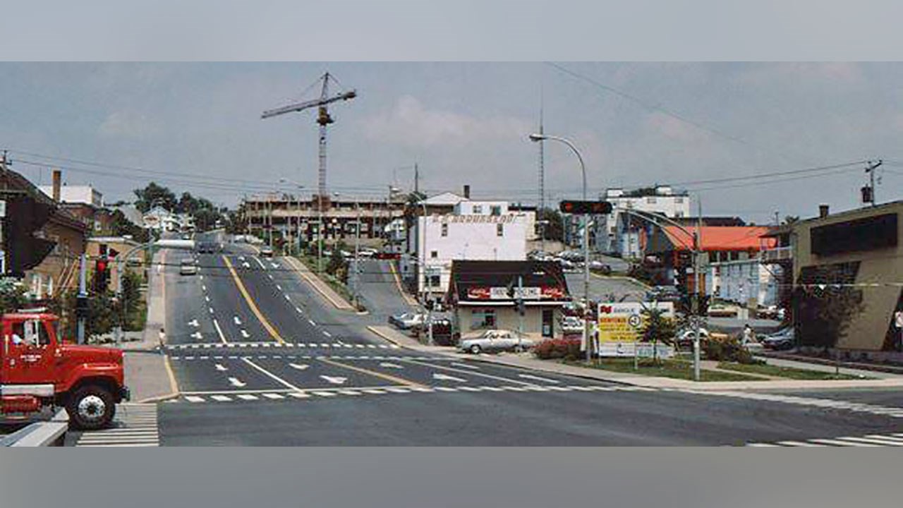 La petite ruelle devenue un grand boulevard urbain
