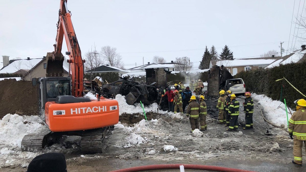 Une résidence rasée par les flammes à Saint-Bernard
