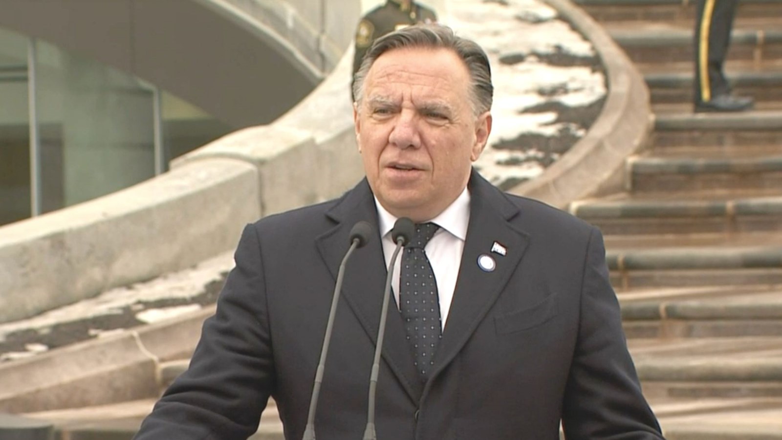Québec rend hommage aux victimes de la COVID-19