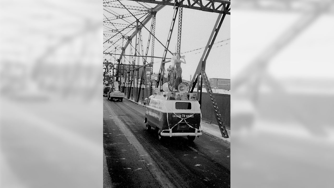 Nouvelles images des panneaux coupe-vent de l'ancien pont de fer