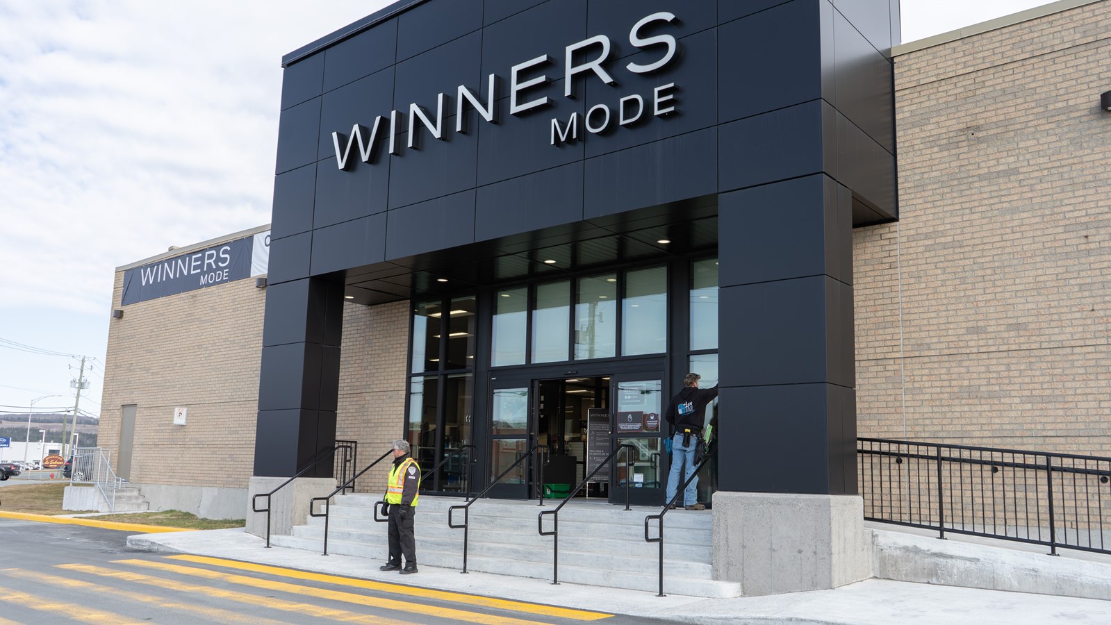 Le magasin Winners a finalement ouvert ses portes 