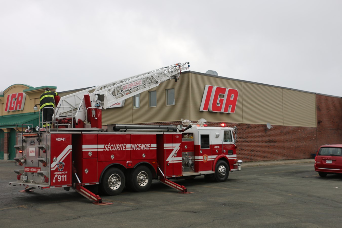 Feu de friteuse au marché IGA de Saint-Joseph