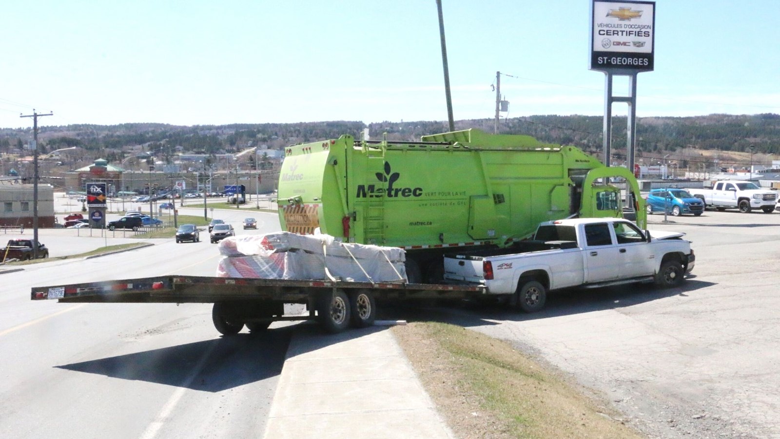 Accrochage avec un camion à ordures à Saint-Georges
